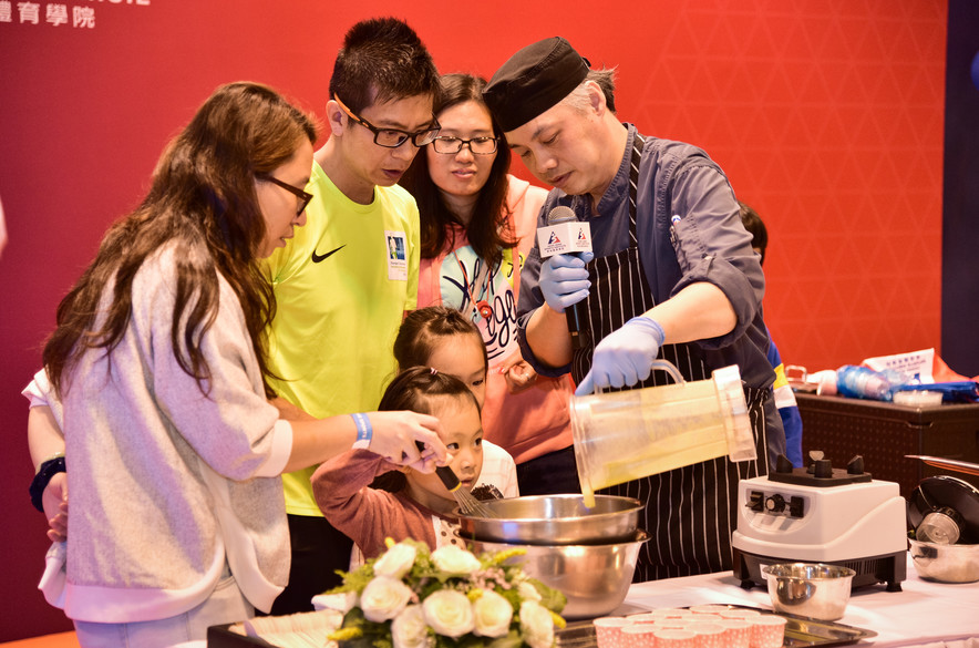 <p>The HKSI hosted two-day Open Day, which aimed at raising public awareness towards the development of high performance sports in Hong Kong through various activities, including &ldquo;Meet the Athletes&rdquo; session, &ldquo;Healthy Kitchen&rdquo;, sports demonstrations and tryouts.</p>
